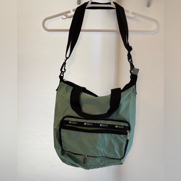 LESPORTSAC PACKABLE SLIM TOTE CROSSBODY SHOULDER BAG IN SPRING LEAF GREEN NEW - Picture 4 of 4